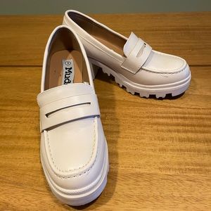 Mudd Shoes Woman’s Platform white cream Penny loafers Square Heel Shoes